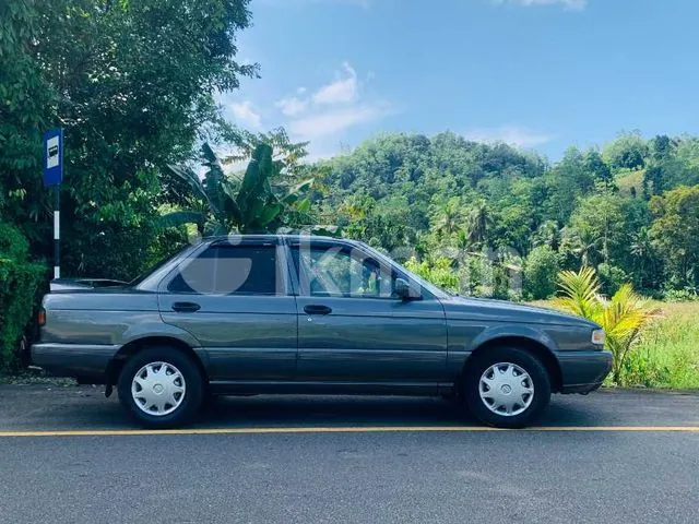 Nissan Sunny 1991 photo 2