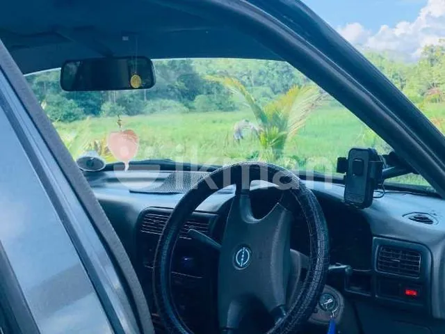 Nissan Sunny 1991 photo 3
