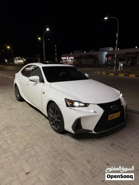 Lexus Is 2018 photo 2