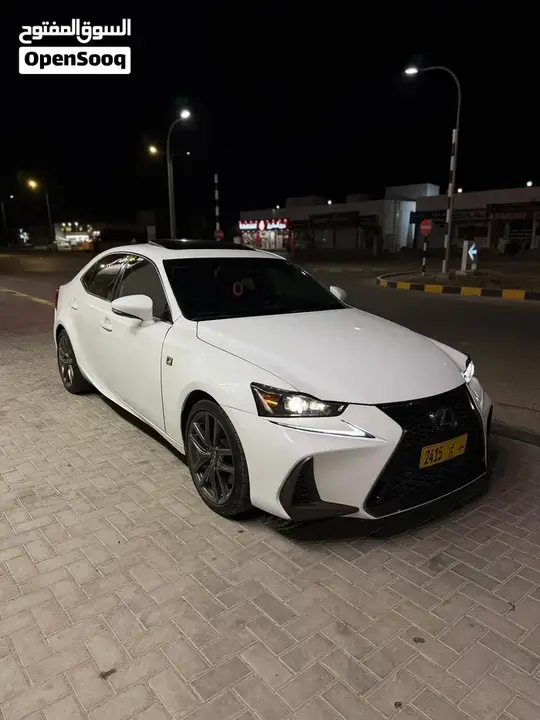 Lexus Is 2018 photo 5