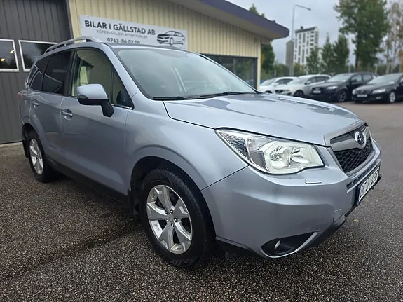 Subaru Forester 2013 photo 2