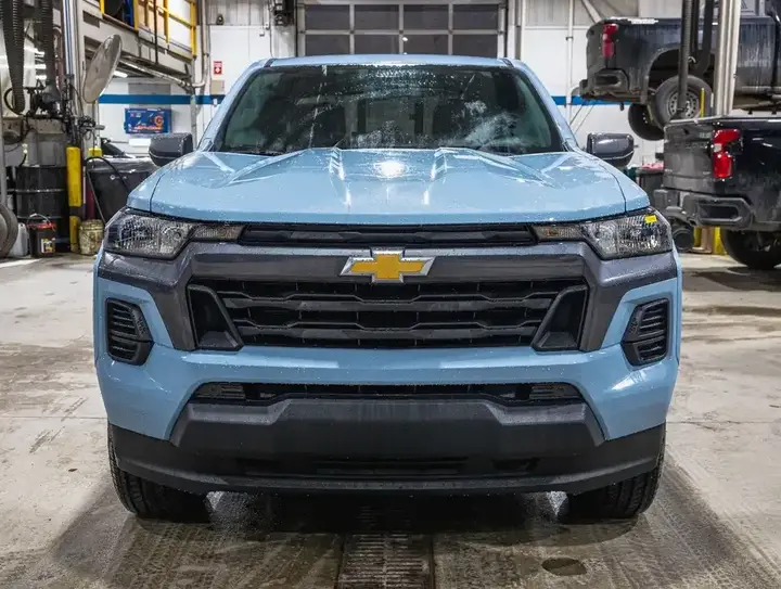 Chevrolet Colorado 2026 photo 2