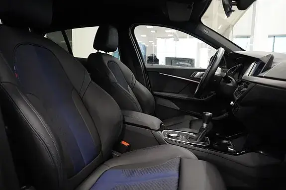 BMW 118I 2022 photo 4