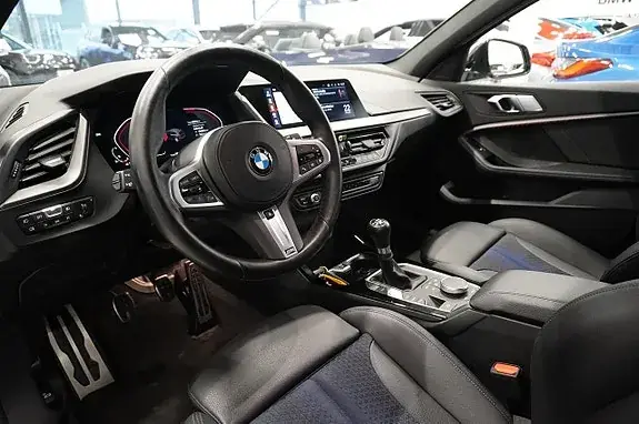 BMW 118I 2022 photo 2