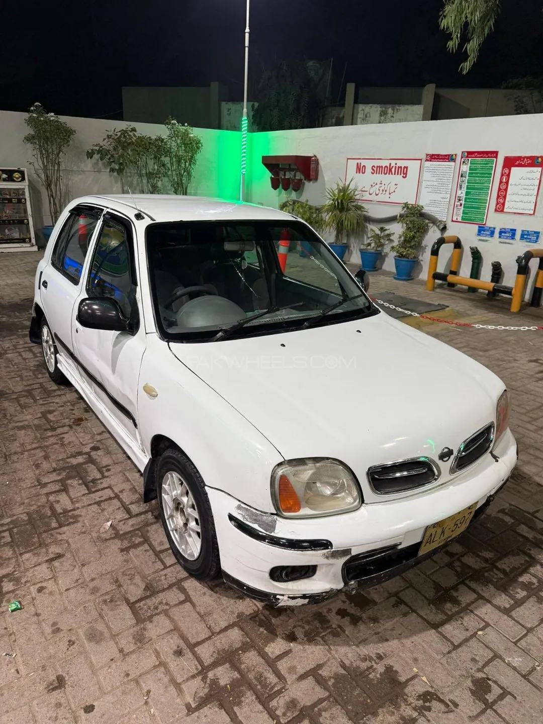 Nissan March