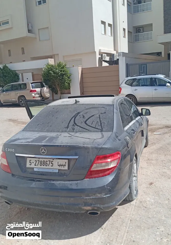 Mercedes-Benz C300 2010 photo 2