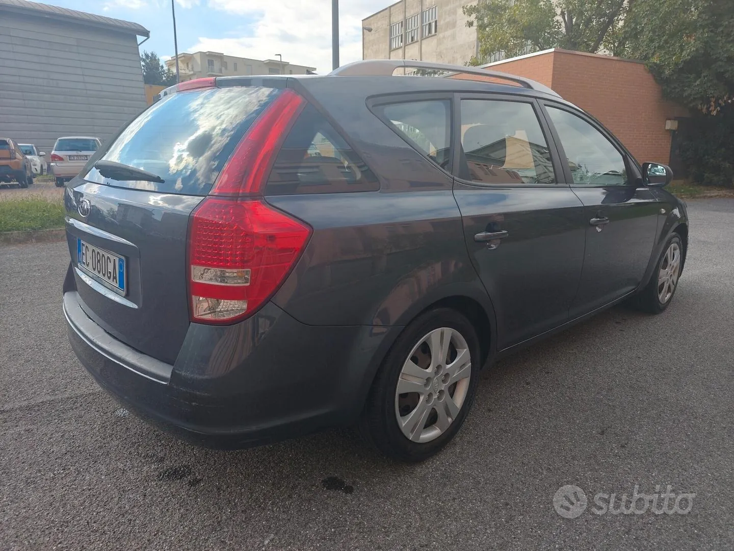 Kia Ceed 2010 photo 4
