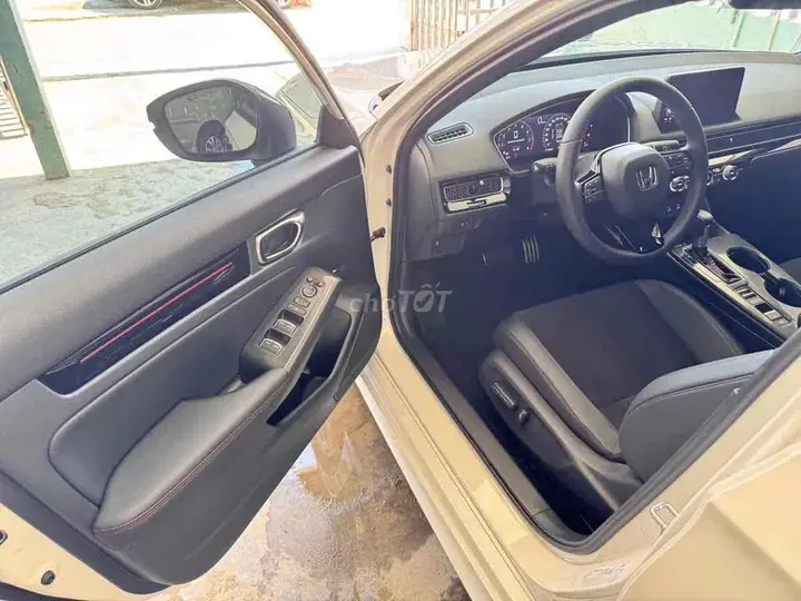 Honda Civic 2026 photo 4