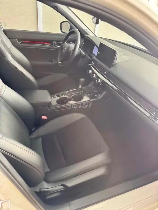 Honda Civic 2026 photo 2