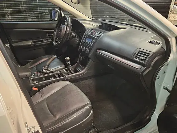 Subaru Xv 2012 photo 3