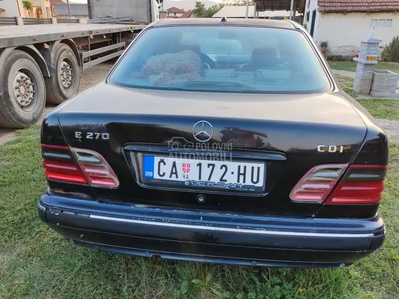 Mercedes-Benz E 270