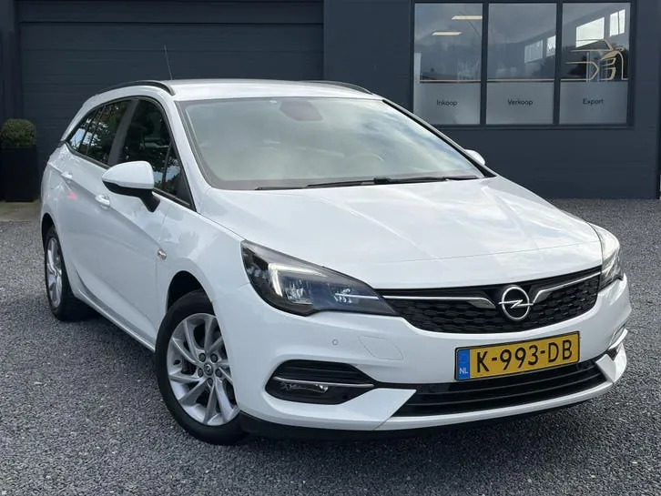 Opel Astra 2020 photo 2