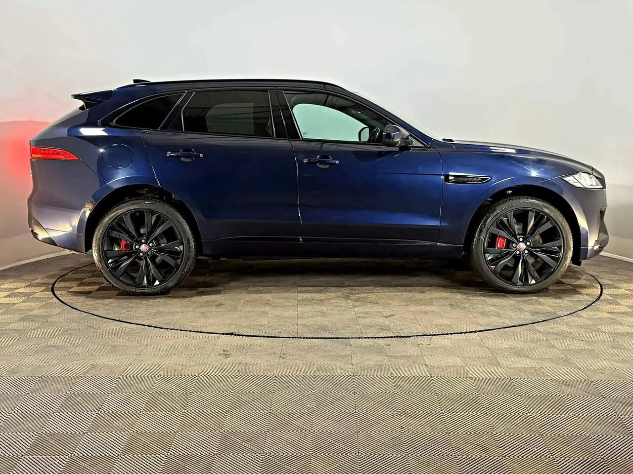 Jaguar F-Pace 2017 photo 5