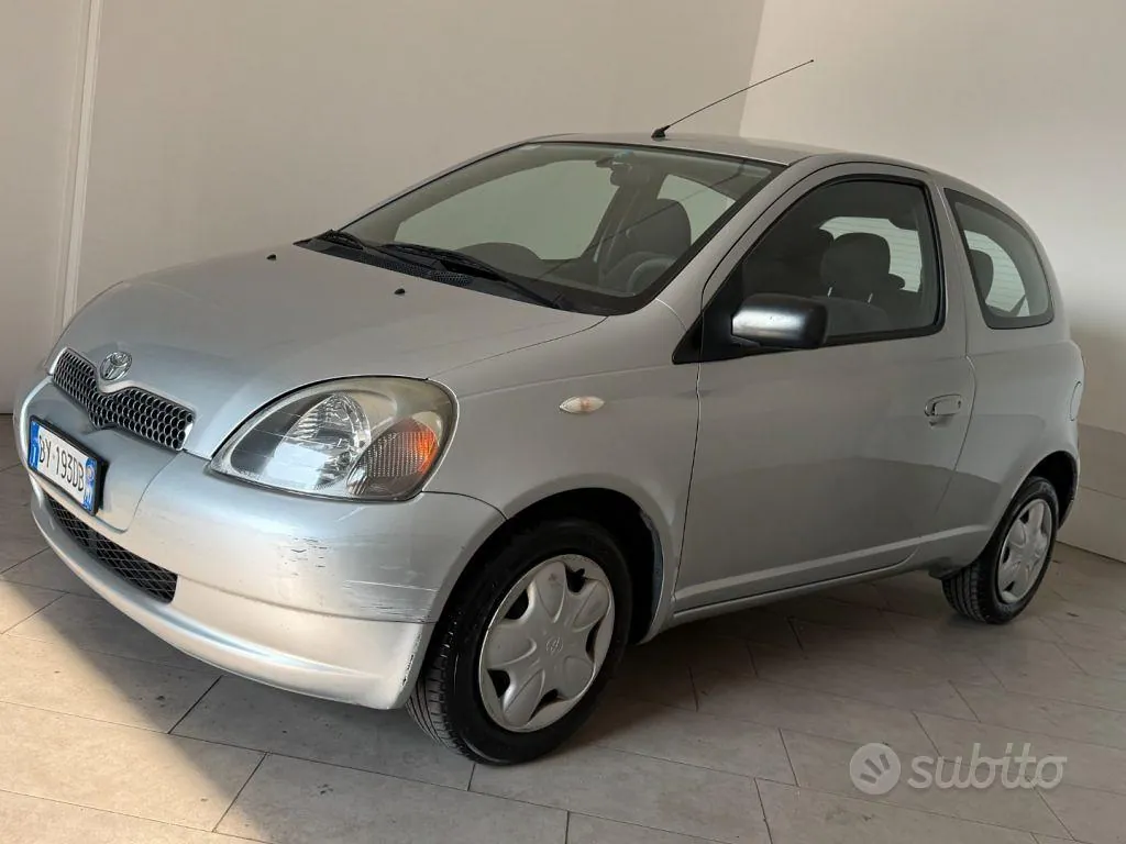 Toyota Yaris 2001 photo 2