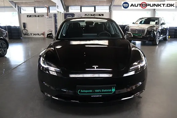 Tesla Model 3 2024 photo 2