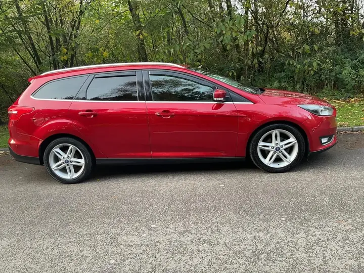Ford Focus 2015 photo 2