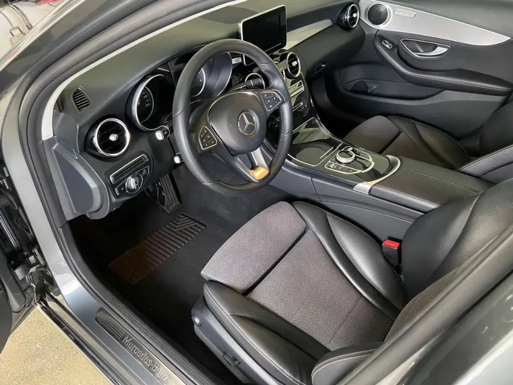 Mercedes-Benz C-Class 2018 photo 2