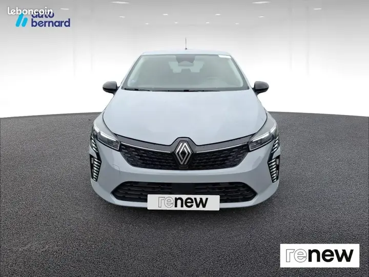 Renault Clio 2024 photo 2