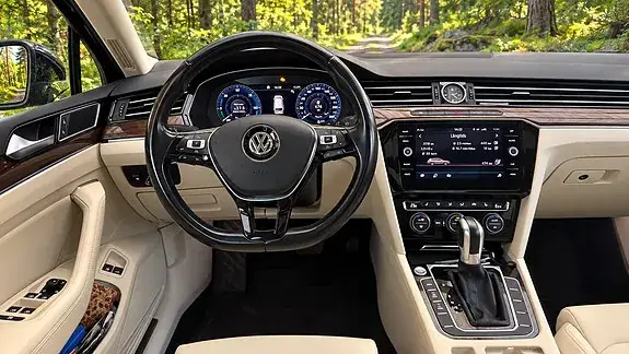 Volkswagen Passat 2018 photo 2