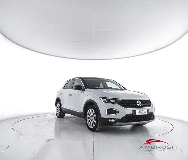 Volkswagen T-Roc 2018 photo 2
