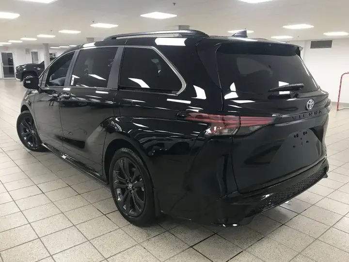 Toyota Sienna 2026 photo 5