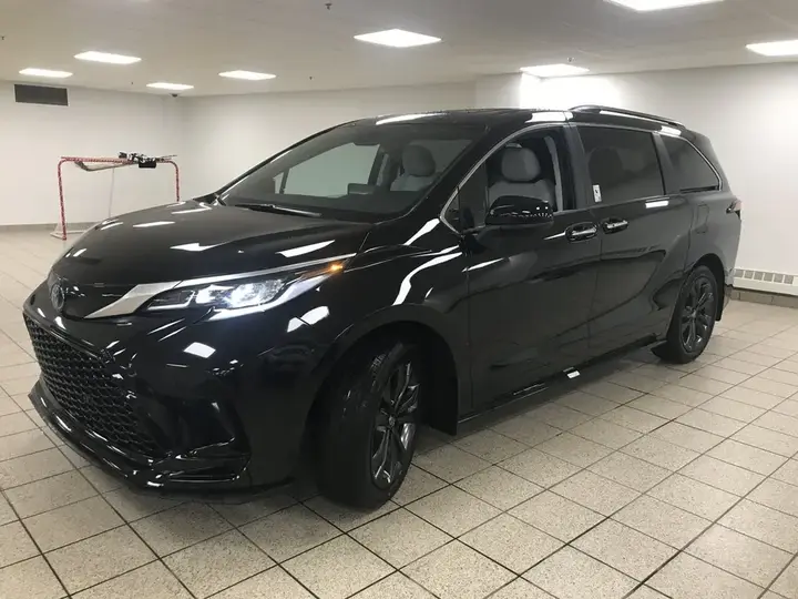 Toyota Sienna 2026 photo 3