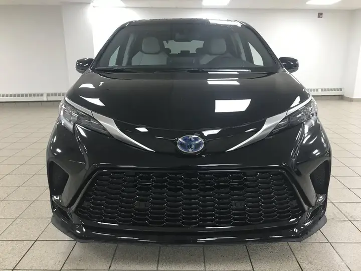 Toyota Sienna 2026 photo 2