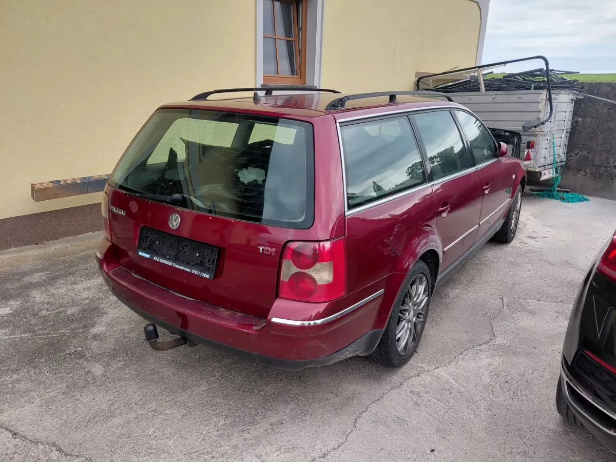Volkswagen Passat 2002 photo 2