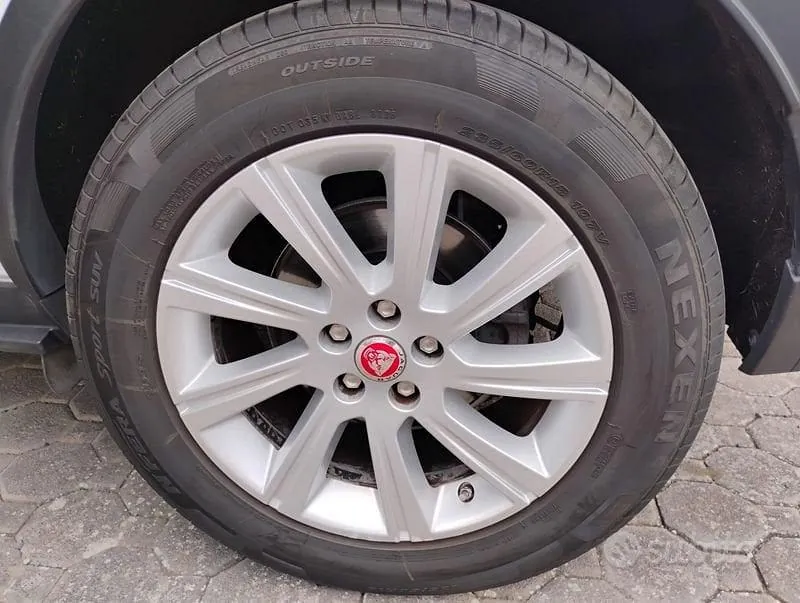 Jaguar E-Pace 2018 photo 5