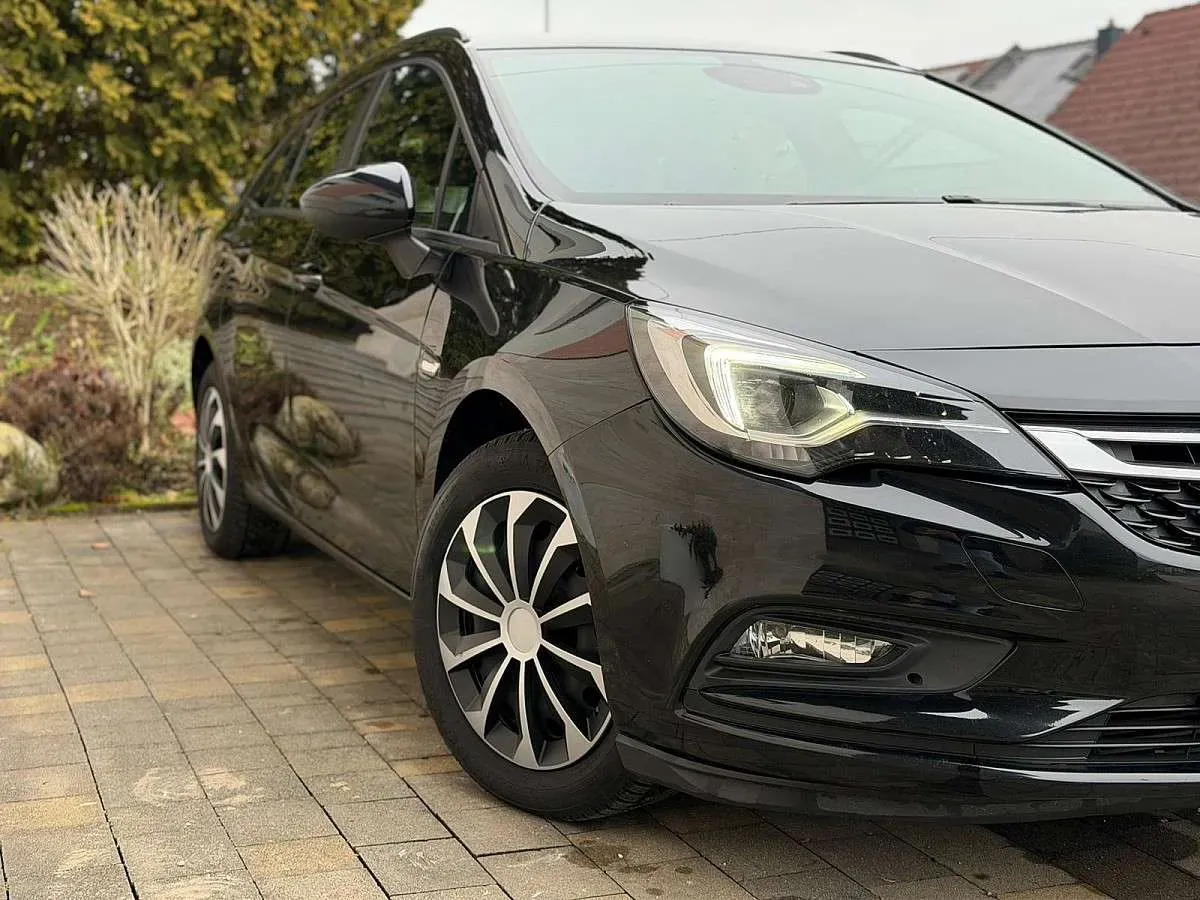 Opel Astra 2019 photo 2
