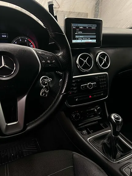 Mercedes-Benz A180 2014 photo 4