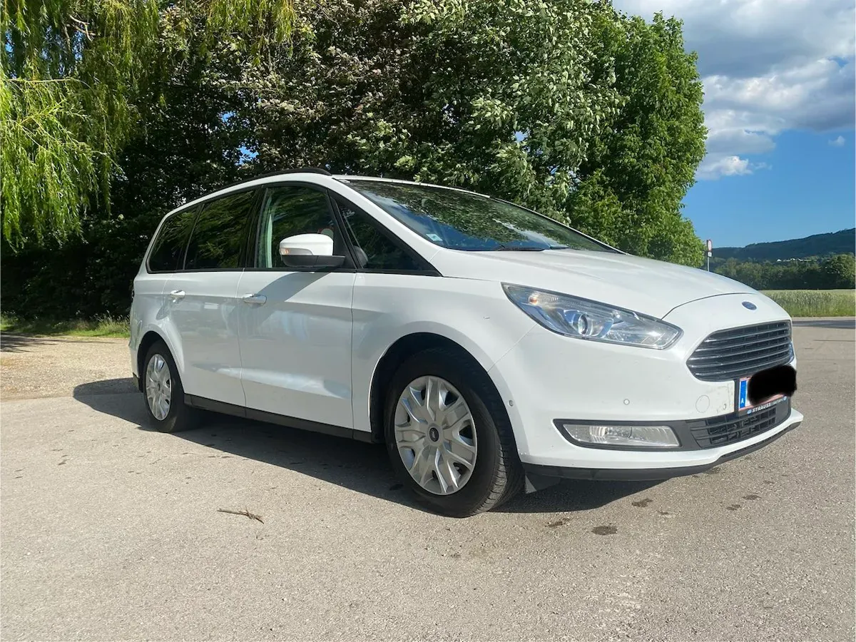 Ford Galaxy 2016 photo 3