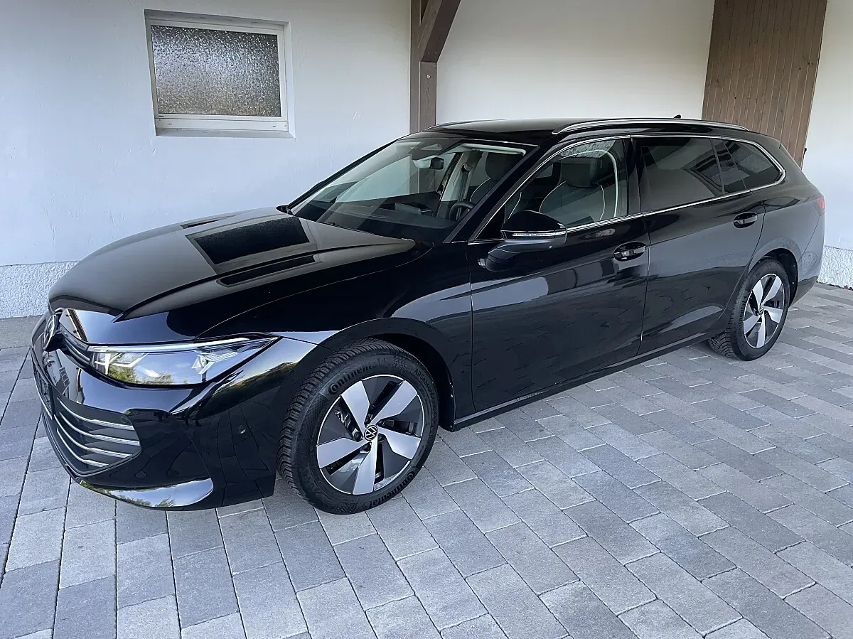 Volkswagen Passat 2025 photo 2