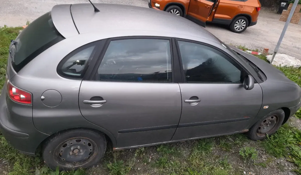 Seat Ibiza 2004 photo 3