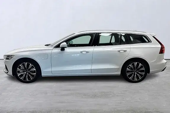 Volvo V60 2024 photo 2
