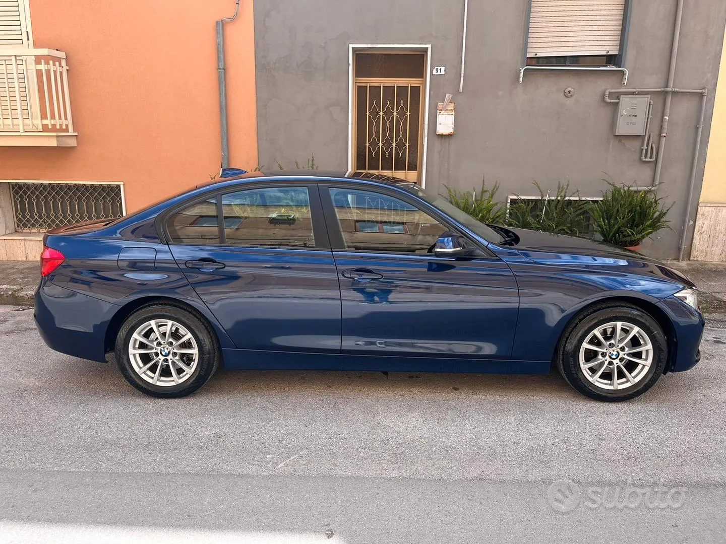 BMW 3 Series 2017 photo 2