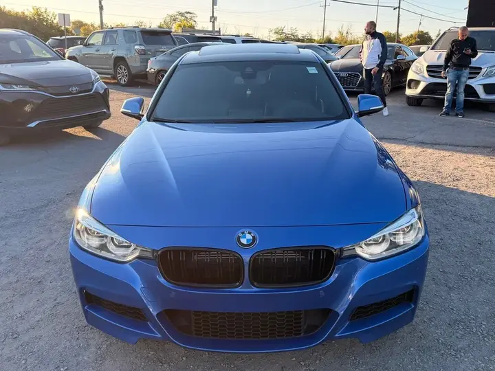 BMW 3 Series 2018 photo 2