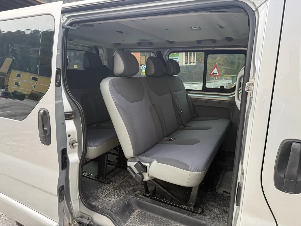 Opel Vivaro 2007 photo 3