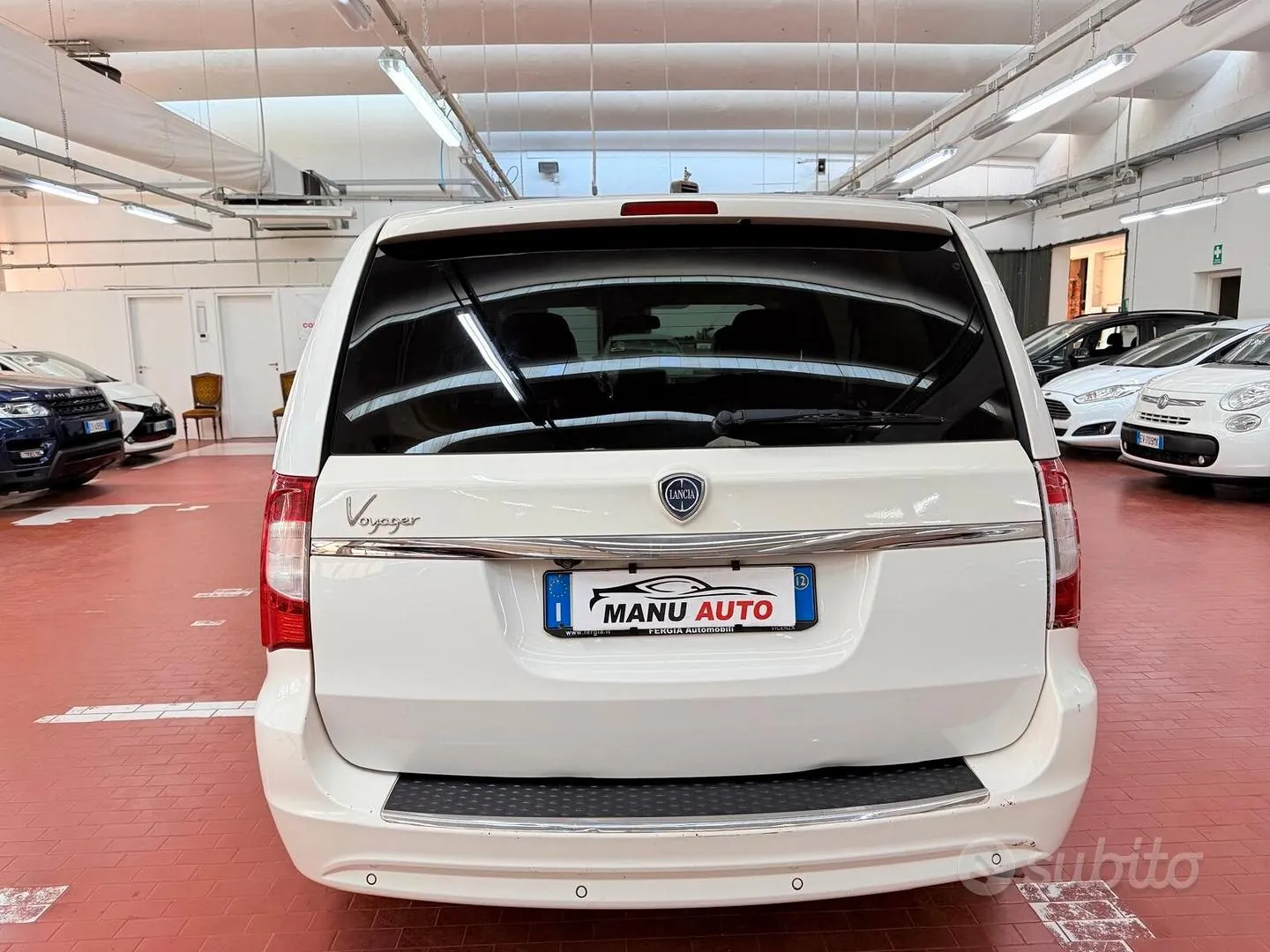 Lancia Voyager 2012 photo 4