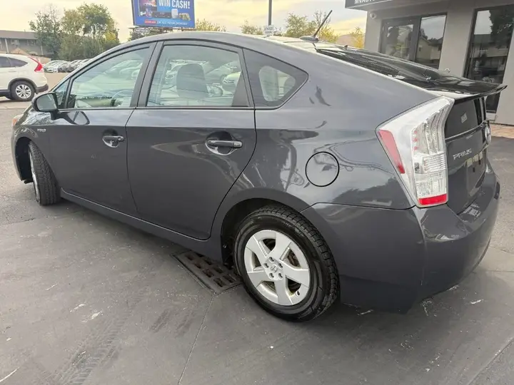 Toyota Prius 2010 photo 3