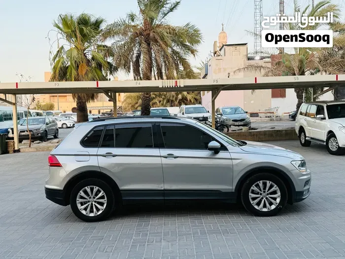 Volkswagen Tiguan 2018 photo 2
