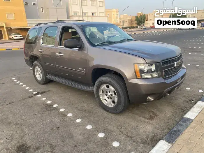 Chevrolet Tahoe 2011 photo 2