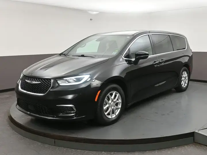 Chrysler Pacifica 2025 photo 3