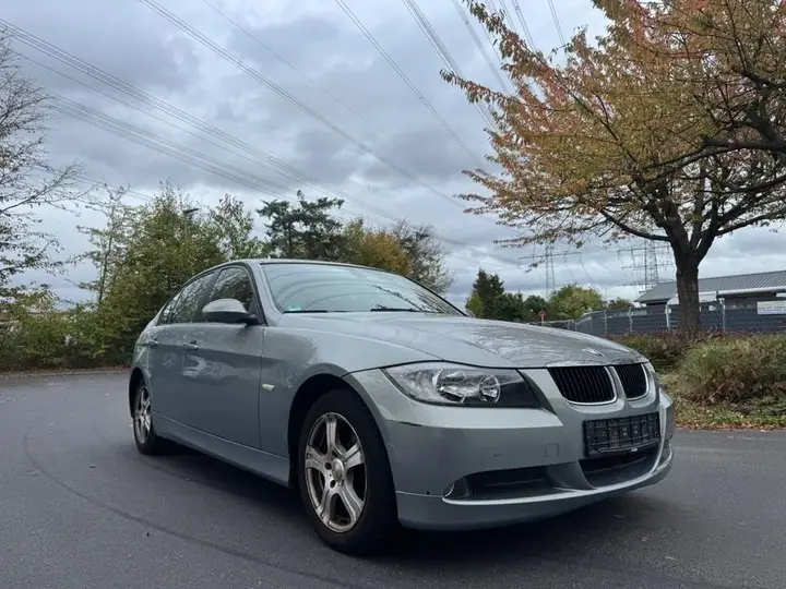 BMW 318I