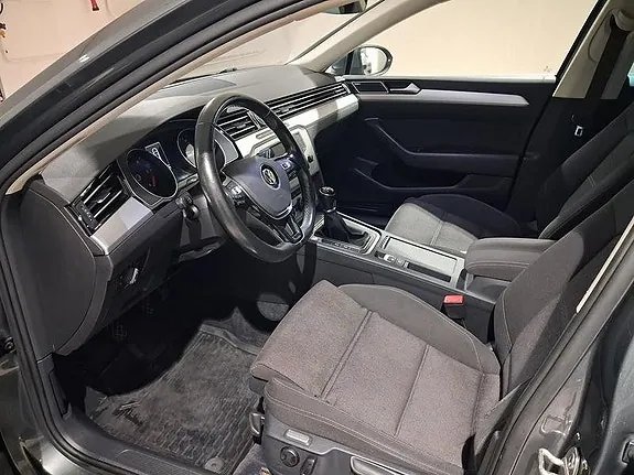 Volkswagen Passat 2016 photo 2