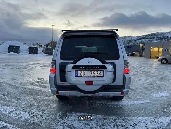 Mitsubishi Pajero 2012 photo 3