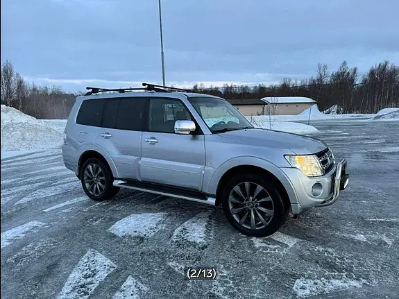 Mitsubishi Pajero 2012 photo 2