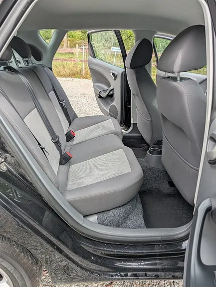 Seat Ibiza 2011 photo 3