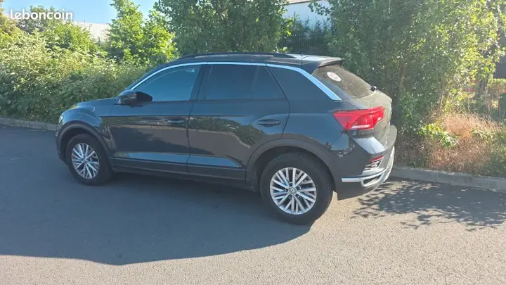 Volkswagen T-Roc 2019 photo 2