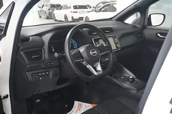 Nissan Leaf 2023 photo 2